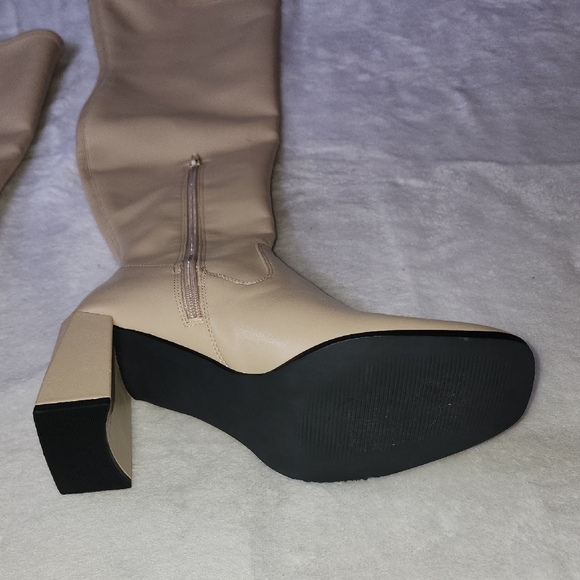 Elegant Cream Over the Knee Boots - Picture 8 of 12